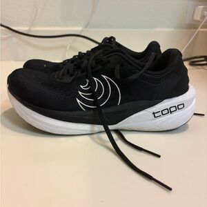 Topo Women's Black Athletic Shoes